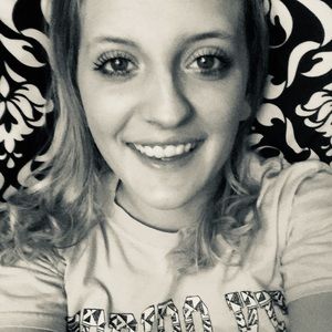 Meet your Posher, Alexis